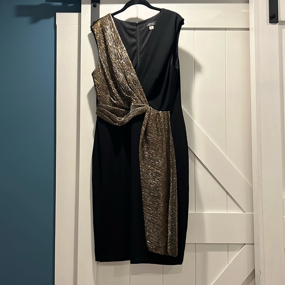 Tahari Cocktail Dress - Black and Gold - 14